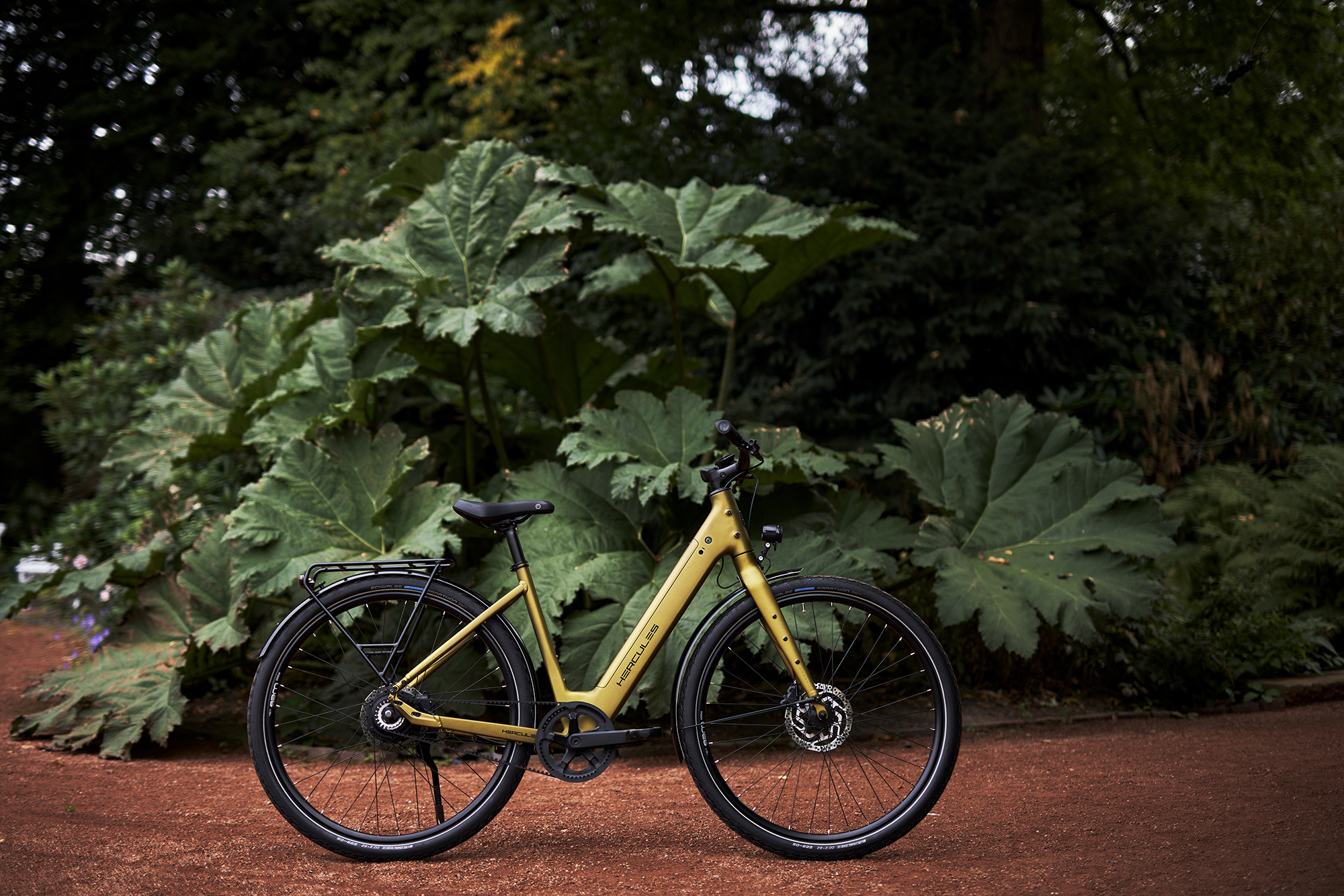 HERCULES_226060080348_mood_URBANICO-F3_golden-green-matt_664_klein